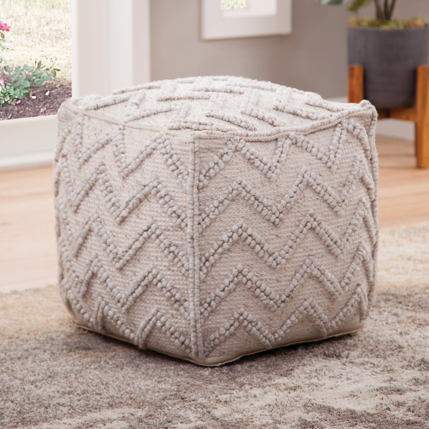 Kenzari Square Zigzag Handwoven